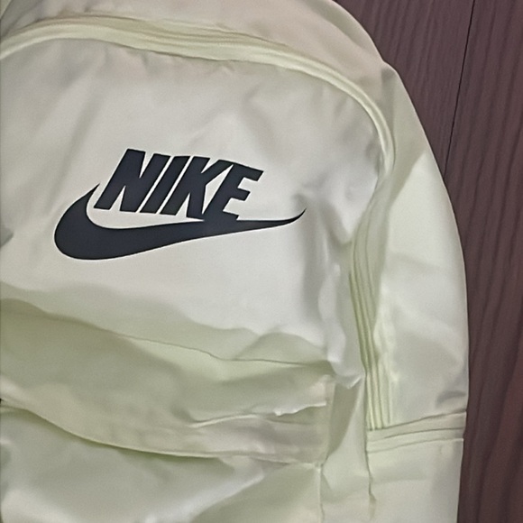 Nike Heritage Backpack 2.0 Barely Volt/Black - Picture 2 of 7